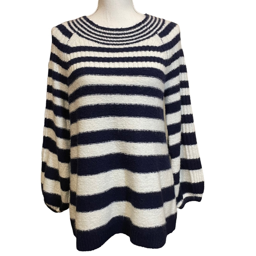 A Pea in the Pod Tunic Sweater.  Size S